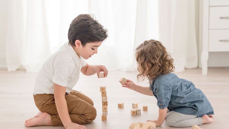 trẻ ngoan ngoãn, nghe lời